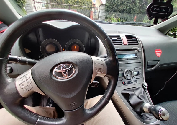 Toyota Auris cena 16450 przebieg: 243300, rok produkcji 2007 z Marki małe 277